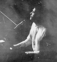 700314b.jpg (9507 bytes)