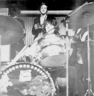 700314f.jpg (22867 bytes)