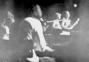 700314g.jpg (11715 bytes)